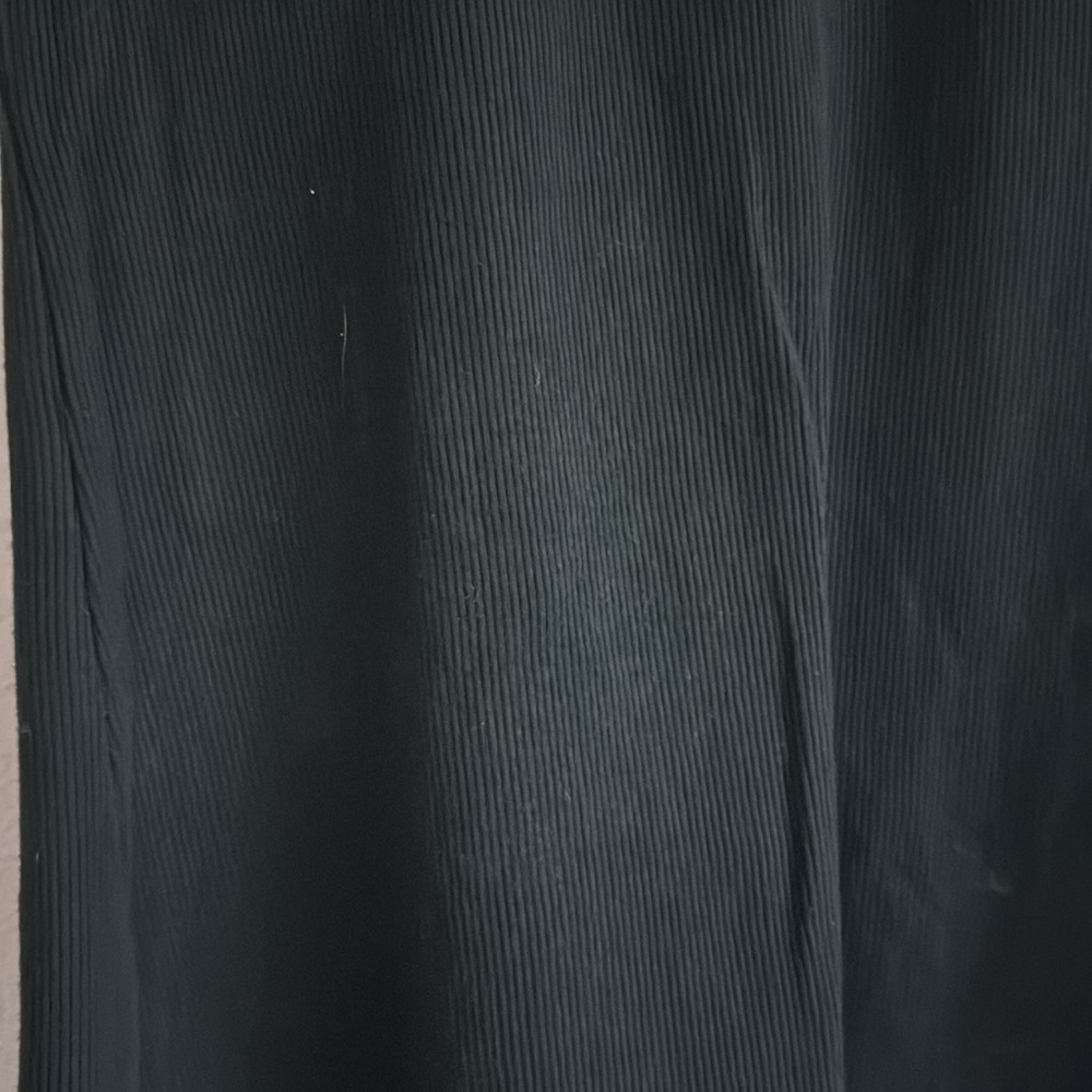 Lace back tank top - Picture 2 of 4